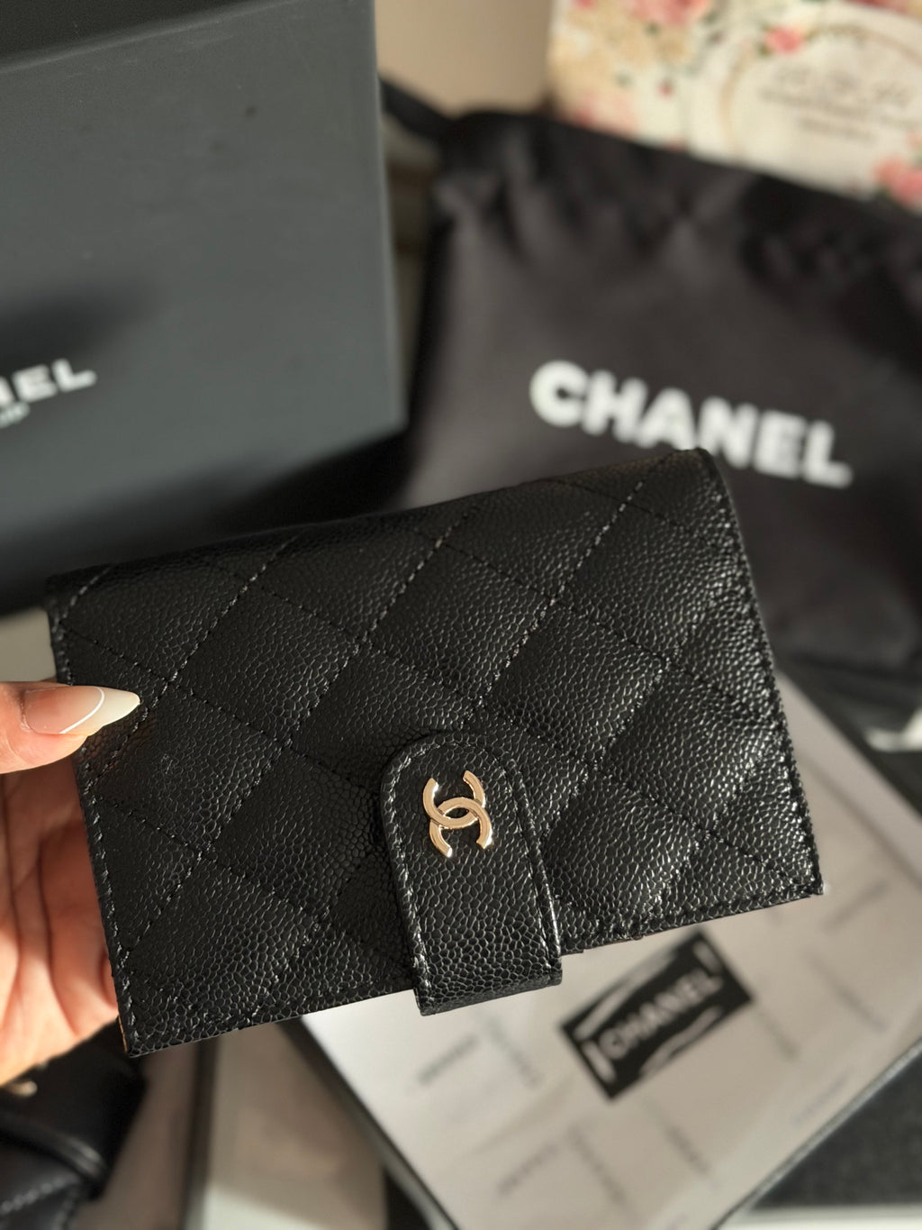 Chanel Wallet Caviar alike)