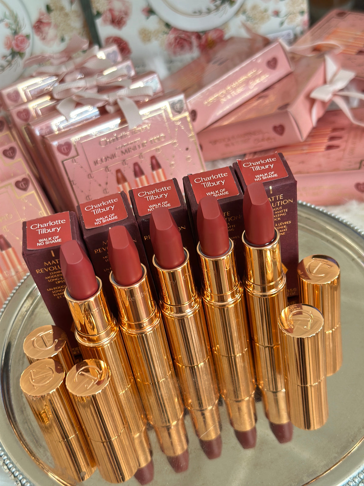 Charlotte Tilbury- Matte Revolution Lipstick