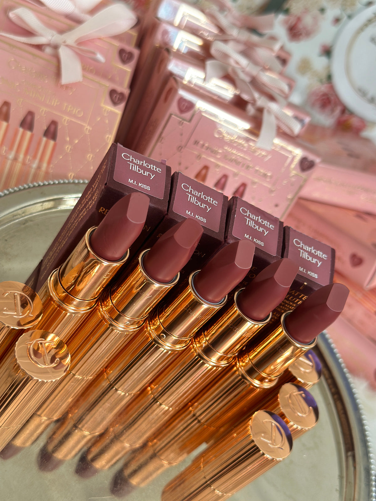 Charlotte Tilbury- Matte Revolution Lipstick