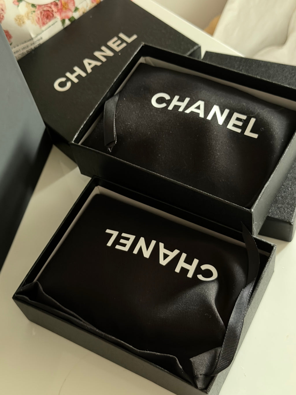 Chanel Wallet Caviar alike)