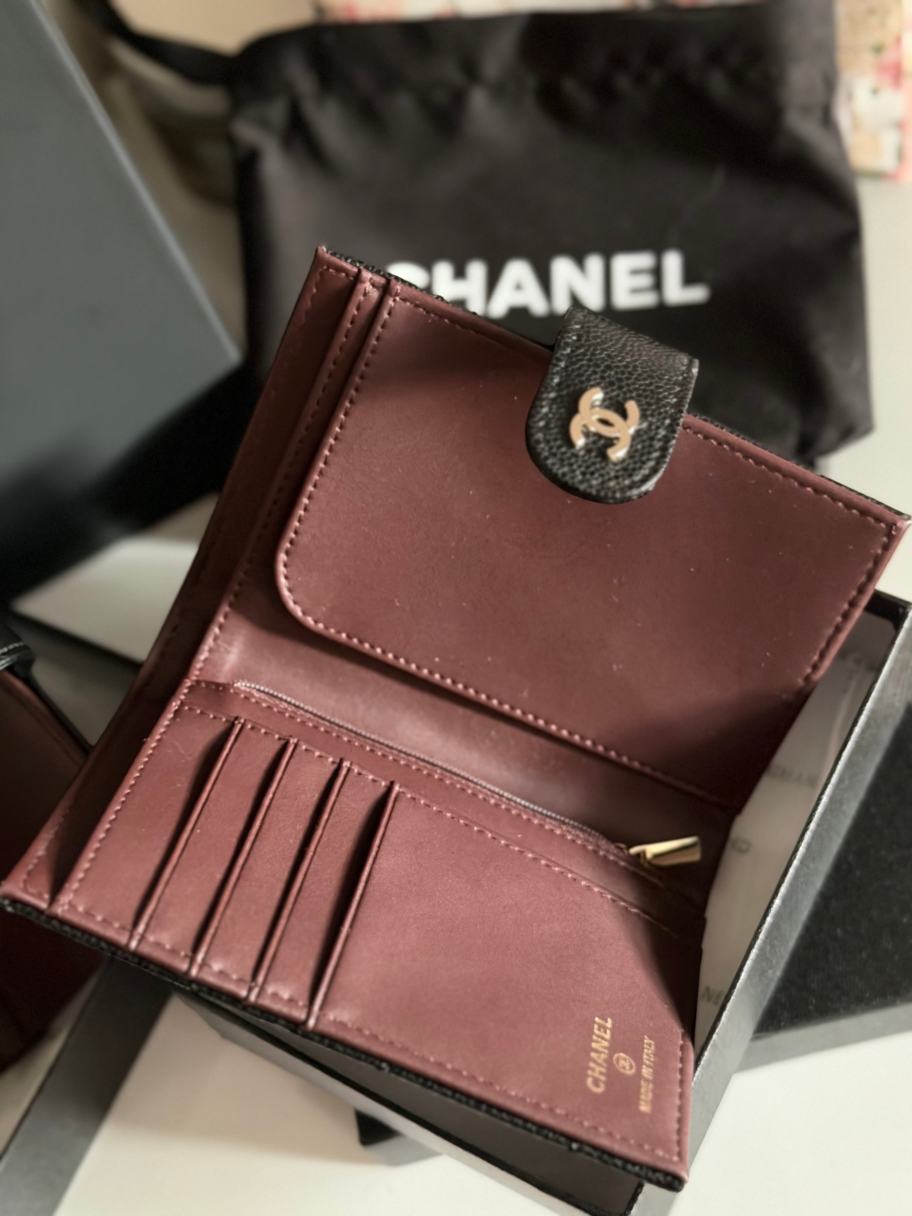Chanel Wallet Caviar alike)
