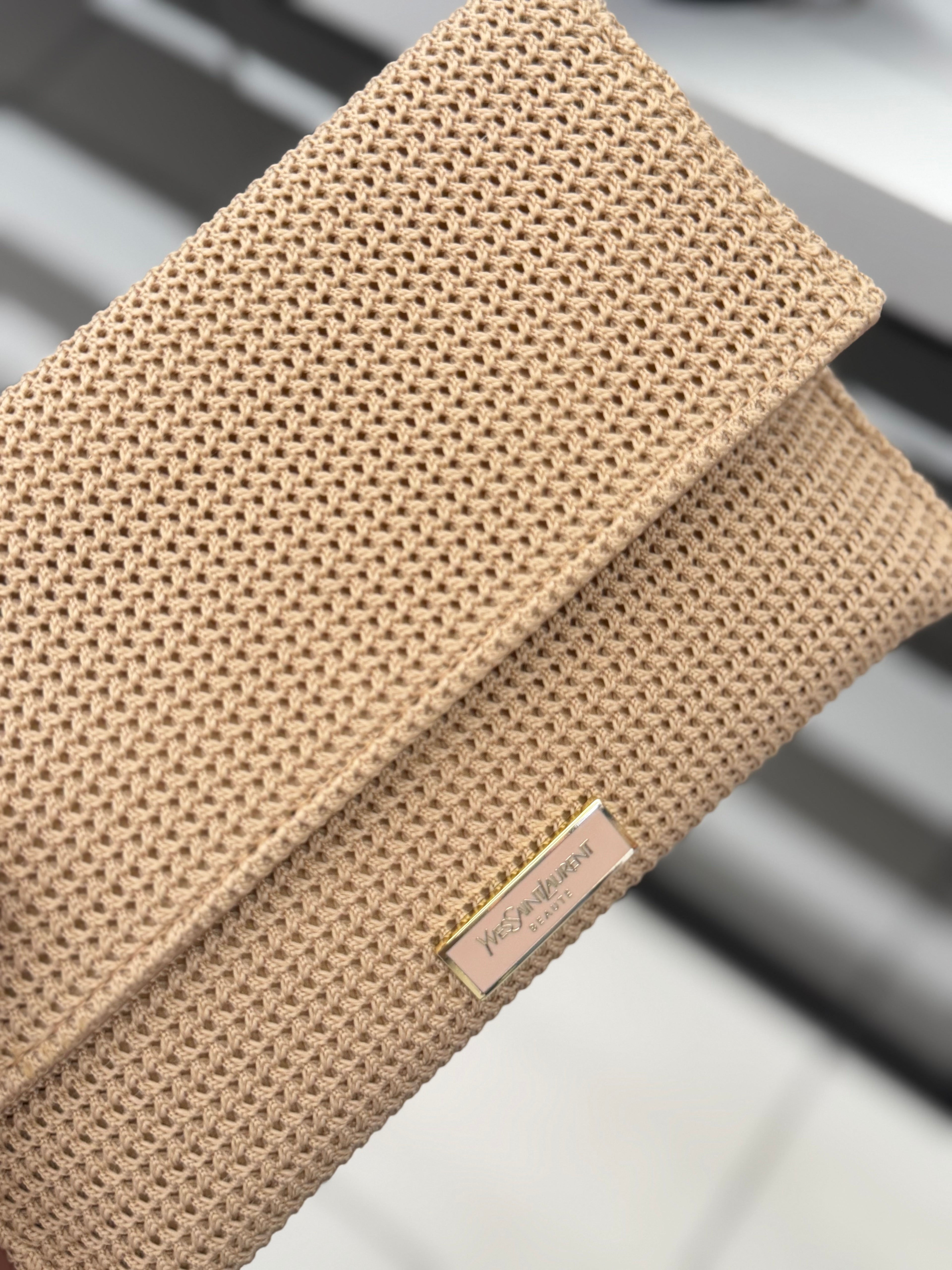Yves Saint Laurent Beauté YSL Clutch in Woven Beige Raffia