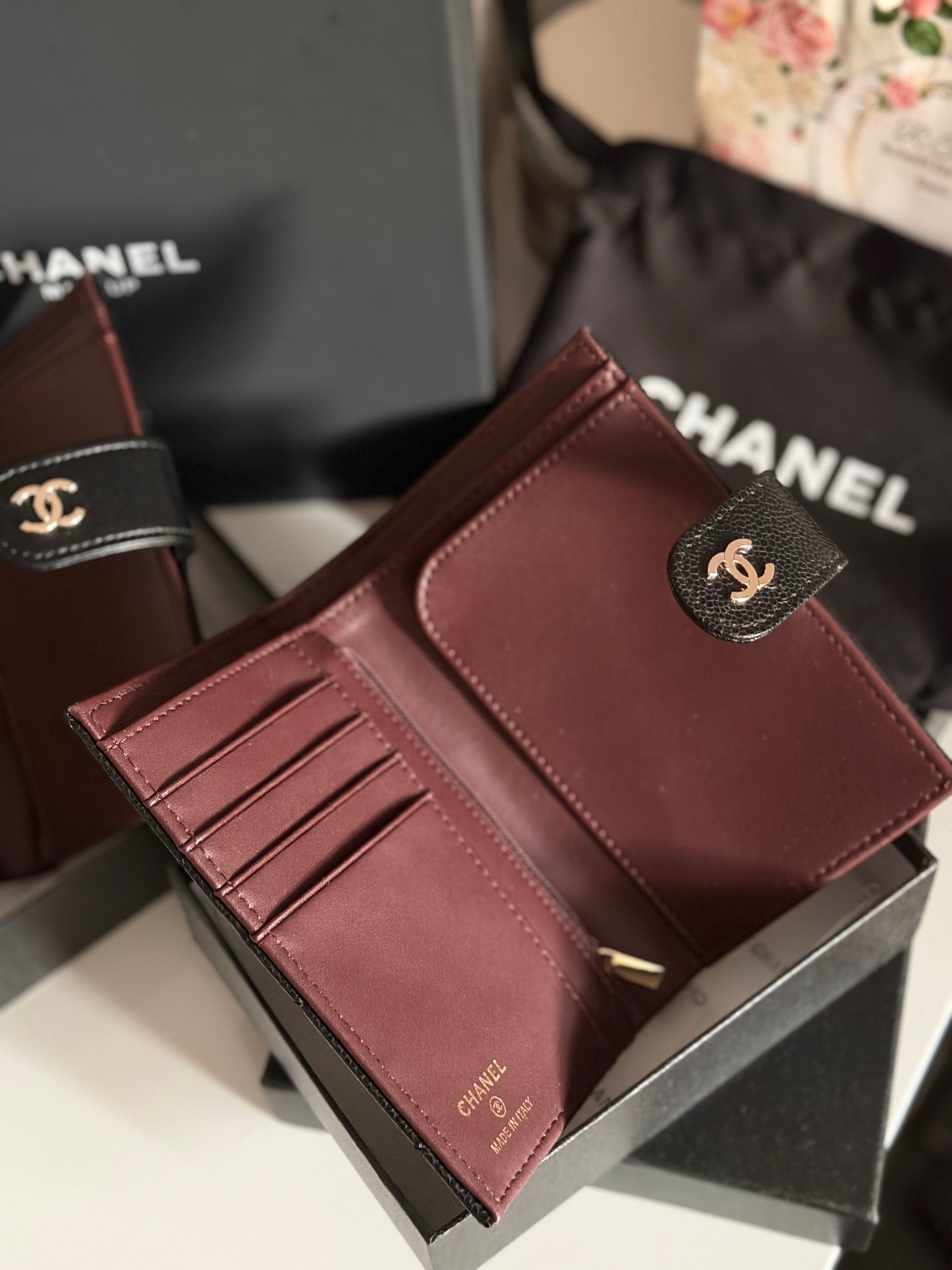 Chanel Wallet Caviar alike)
