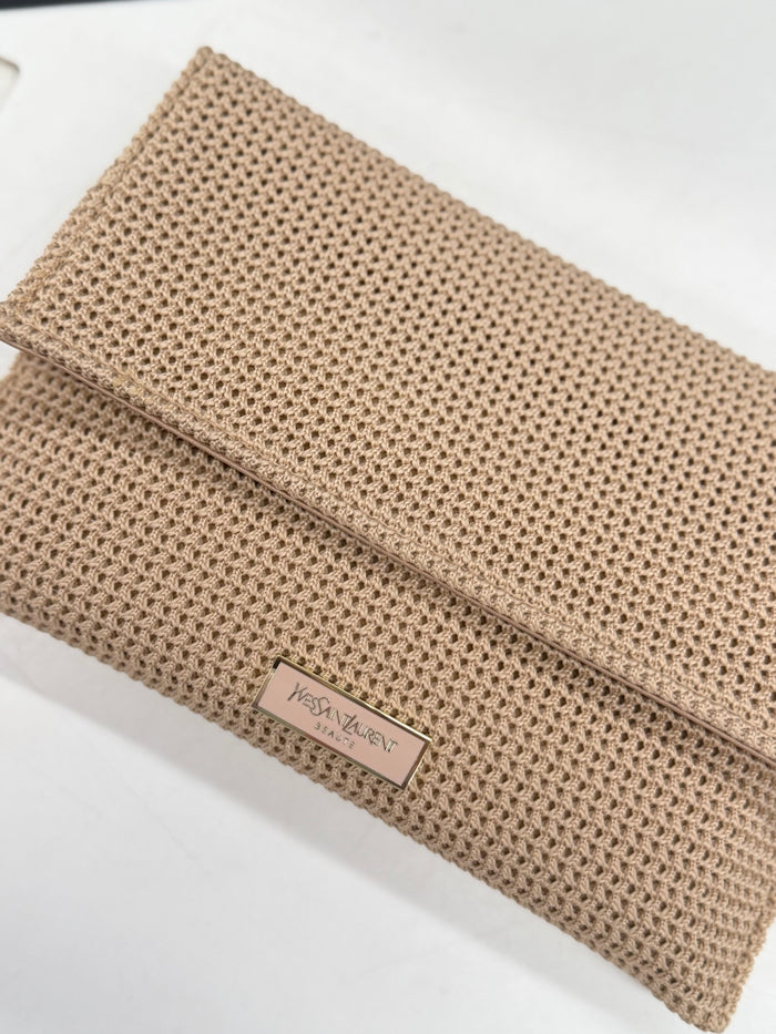 Yves Saint Laurent Beauté YSL Clutch in Woven Beige Raffia