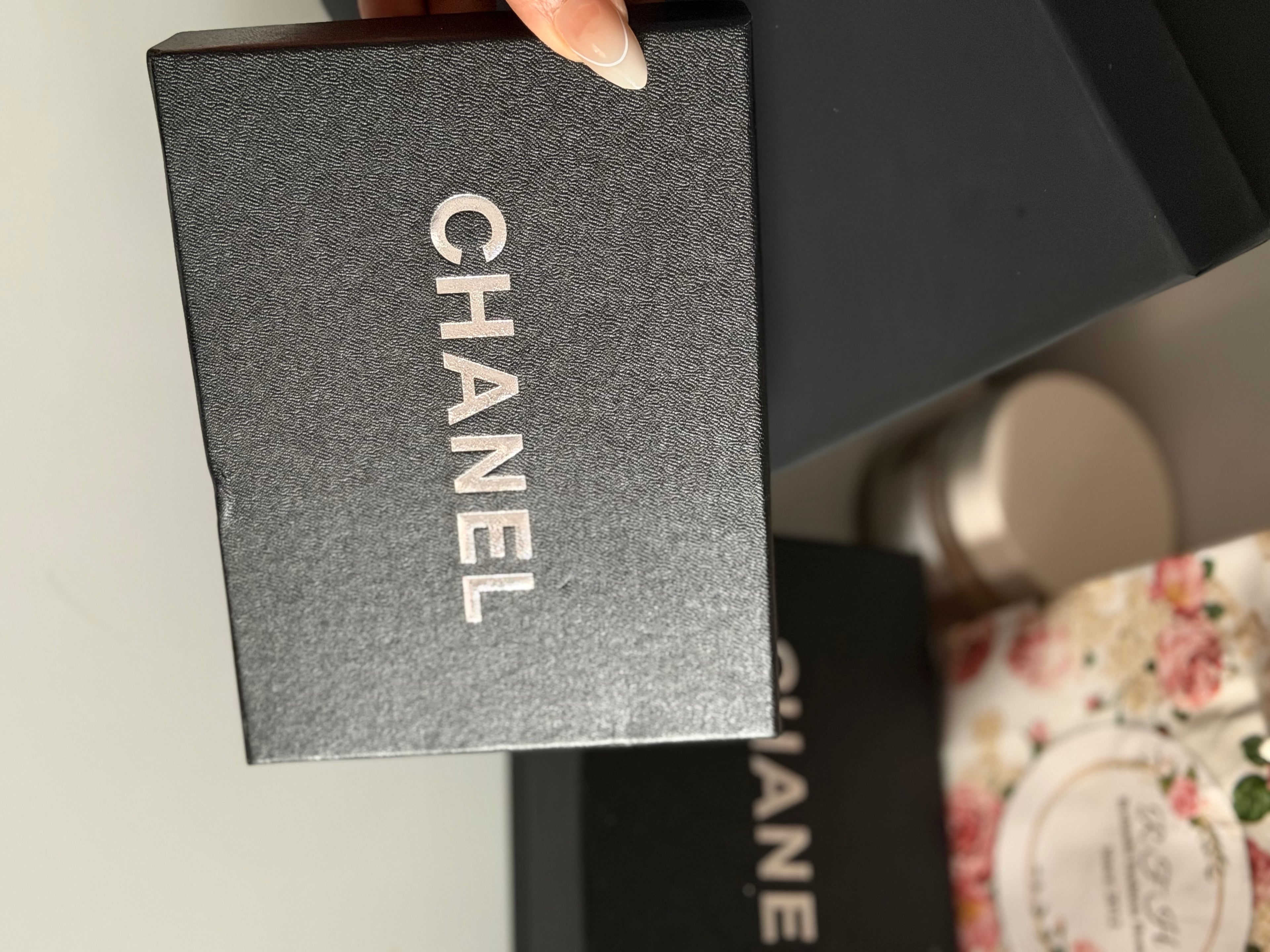 Chanel Wallet Caviar alike)